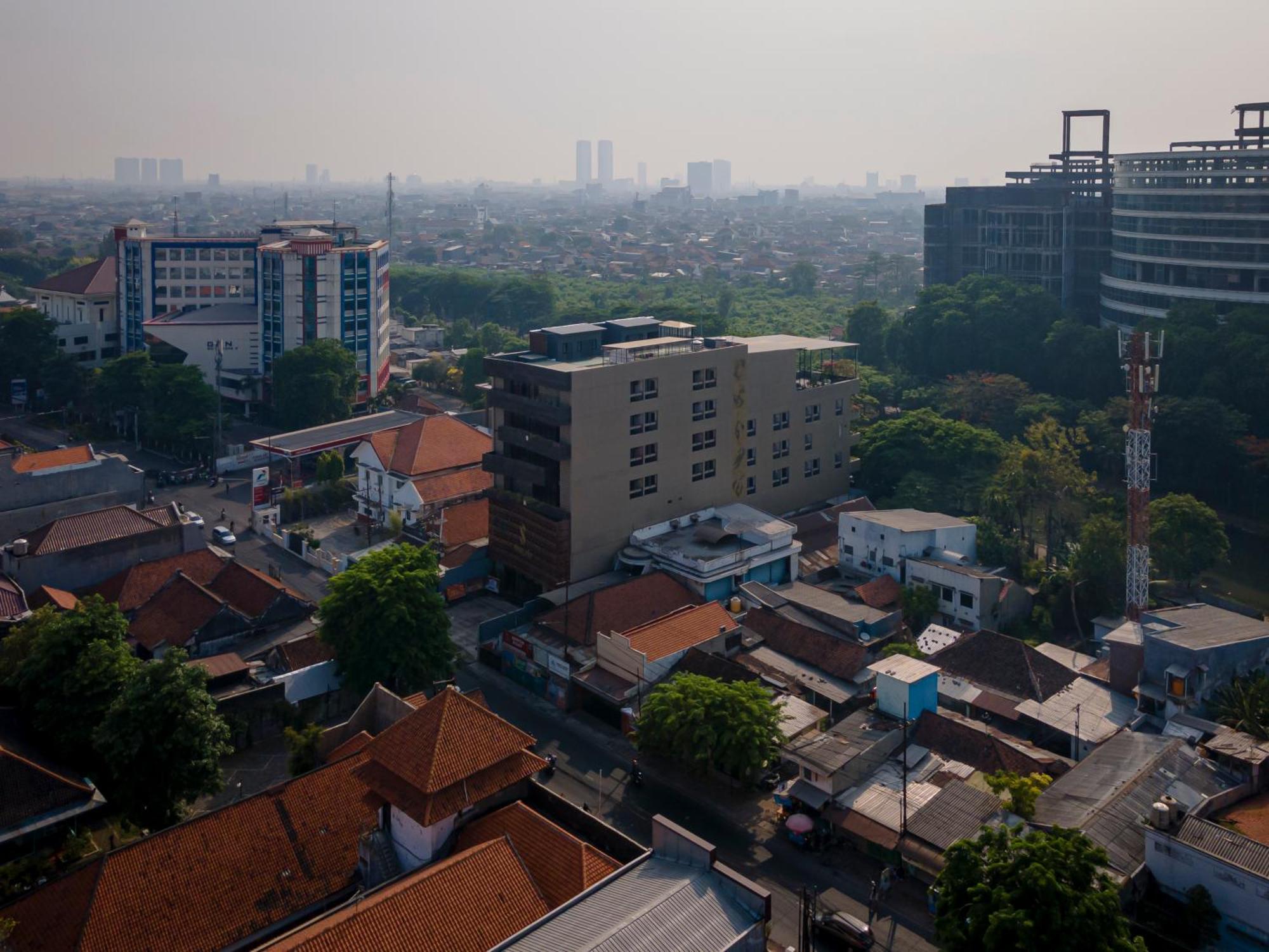 Stay.Vie Hotel Surabaya Exterior photo