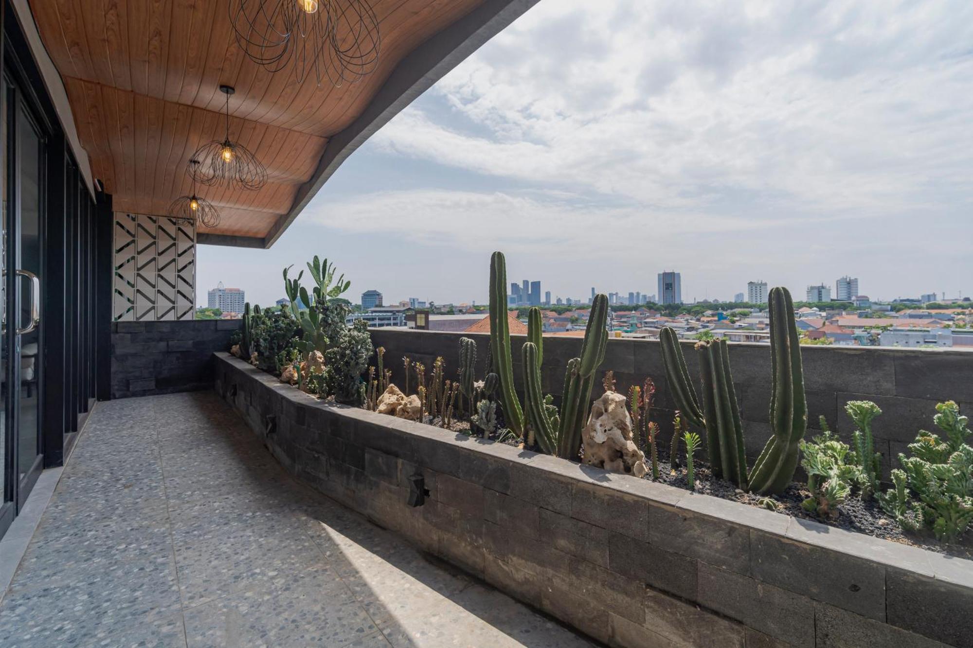 Stay.Vie Hotel Surabaya Exterior photo