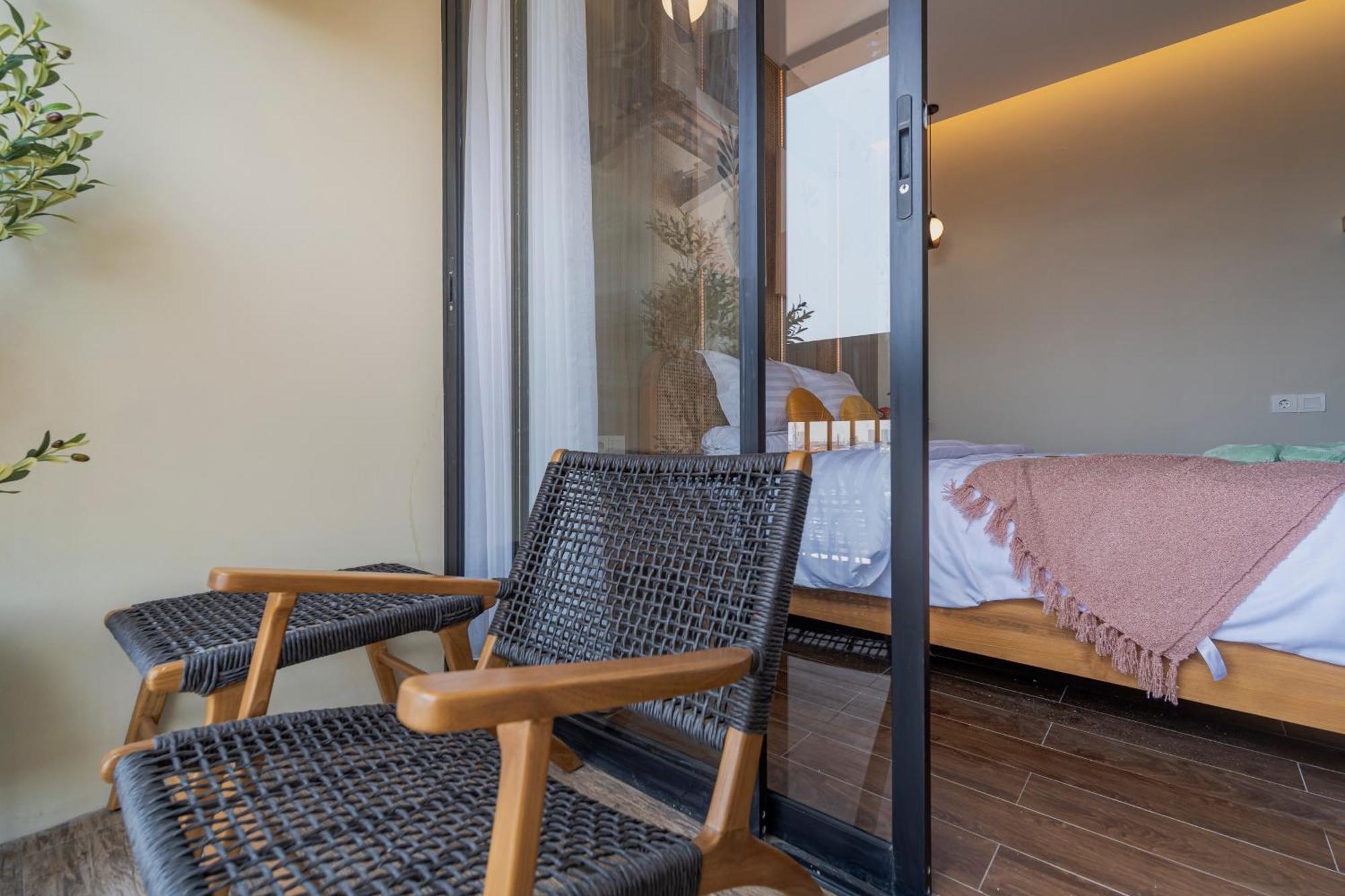 Stay.Vie Hotel Surabaya Exterior photo